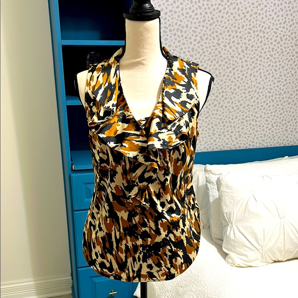 Ann Taylor caramel/black abstract print ruffle Vneck sleeveless blouse size 6